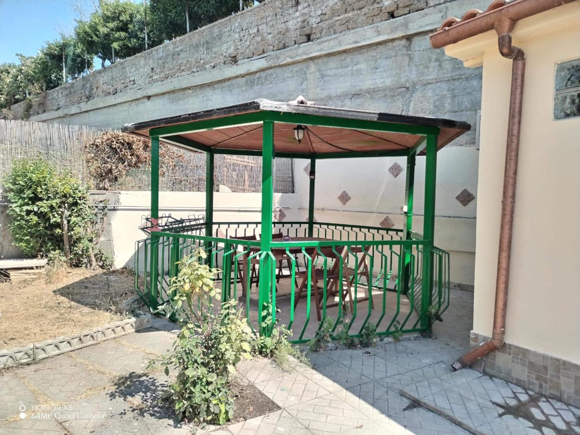 B&B Civitavecchia La Casetta Con Giardino Экстерьер фото
