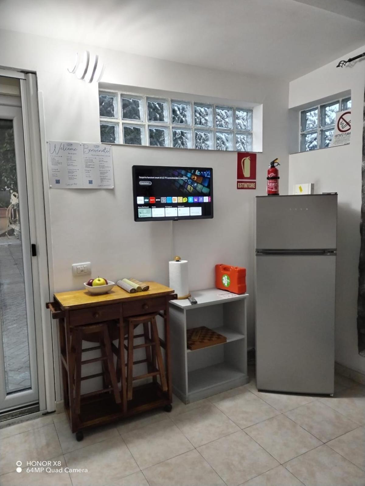 B&B Civitavecchia La Casetta Con Giardino Экстерьер фото