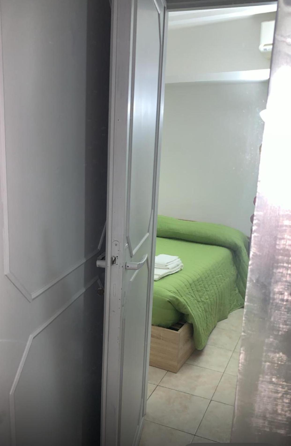 B&B Civitavecchia La Casetta Con Giardino Экстерьер фото