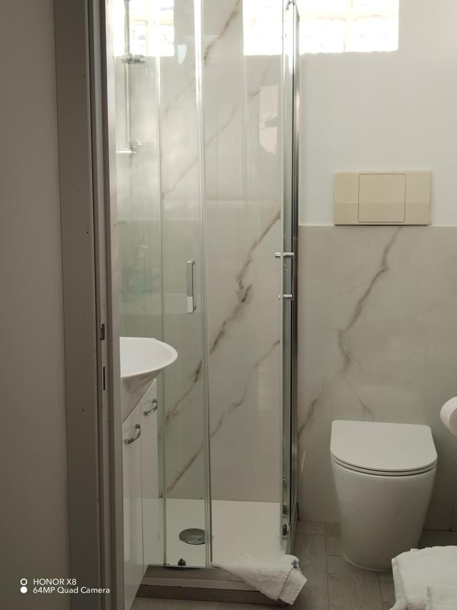 B&B Civitavecchia La Casetta Con Giardino Экстерьер фото