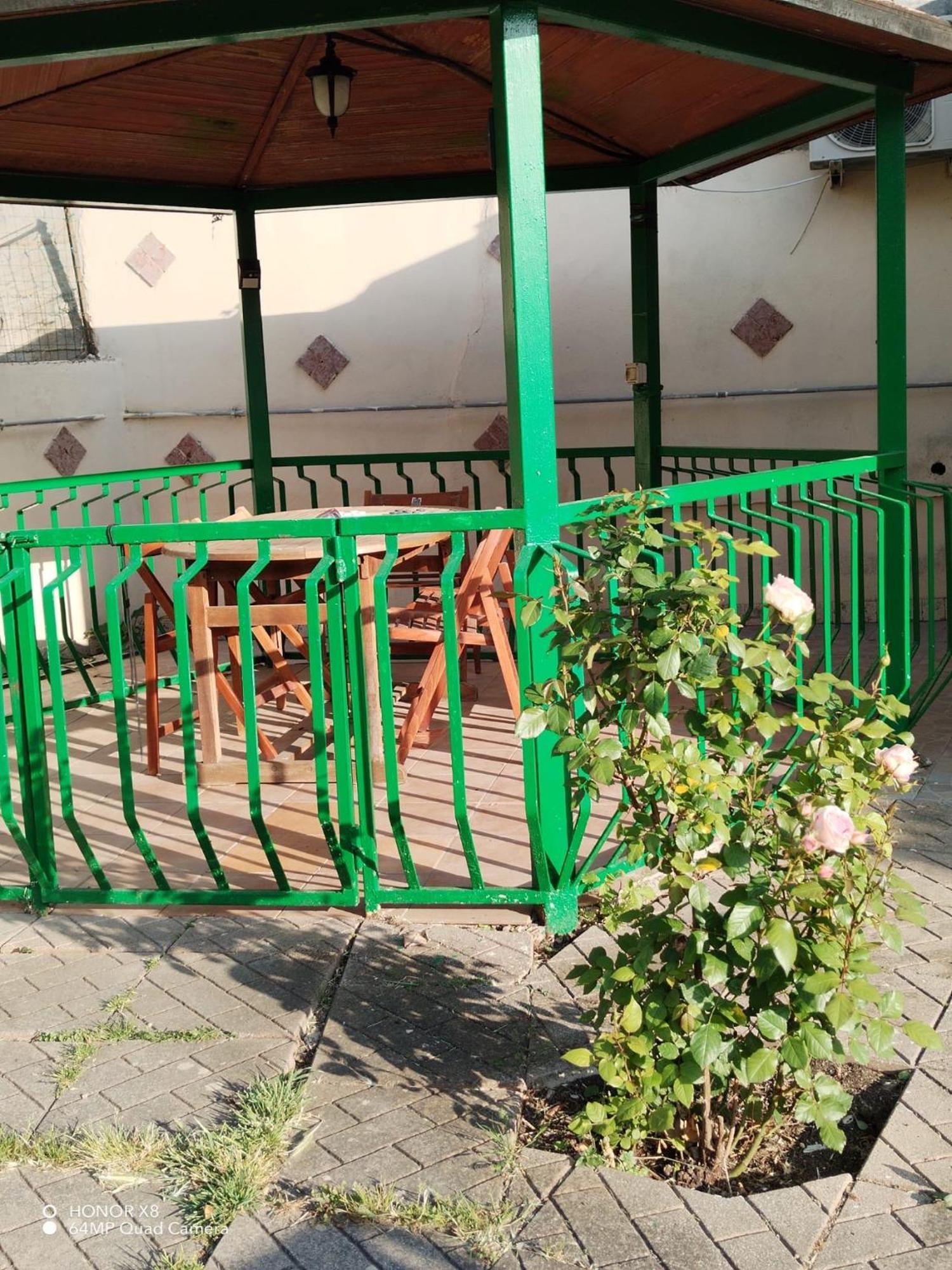 B&B Civitavecchia La Casetta Con Giardino Экстерьер фото